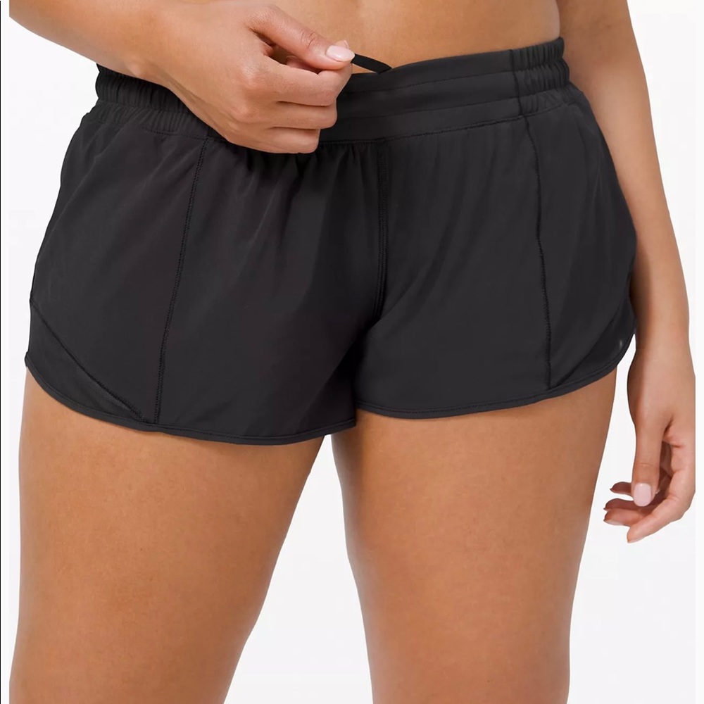 Hotty Hot Short 2.5” Black